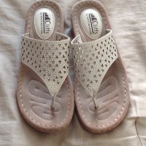 Cliffs by White Mountain Sandals